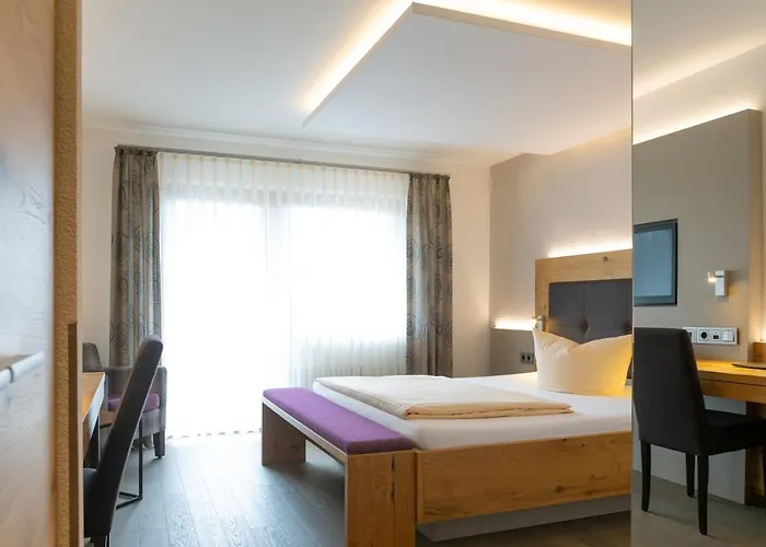 比尔豪斯尔餐厅酒店 3*