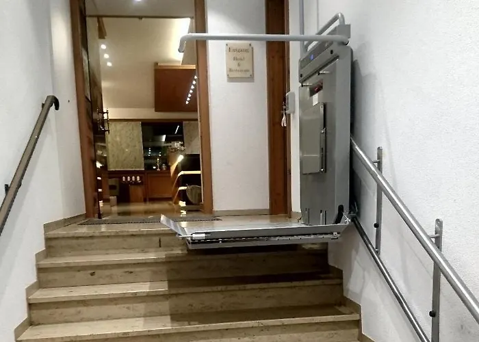 比尔豪斯尔餐厅酒店 酒店